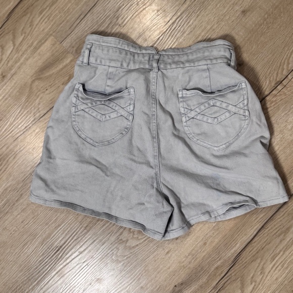 Faherty pleated high waisted denim shorts - Picture 2 of 5